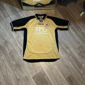 Vintage 2002-2003 1. FC Koln Saller Gold Away Jersey